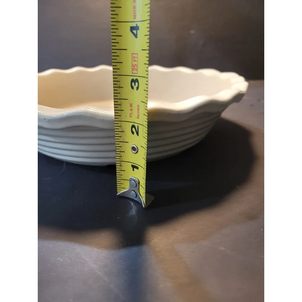 Pampered Chef Family Heritage Deep Dish Pie Plate Stoneware Off White USA Made